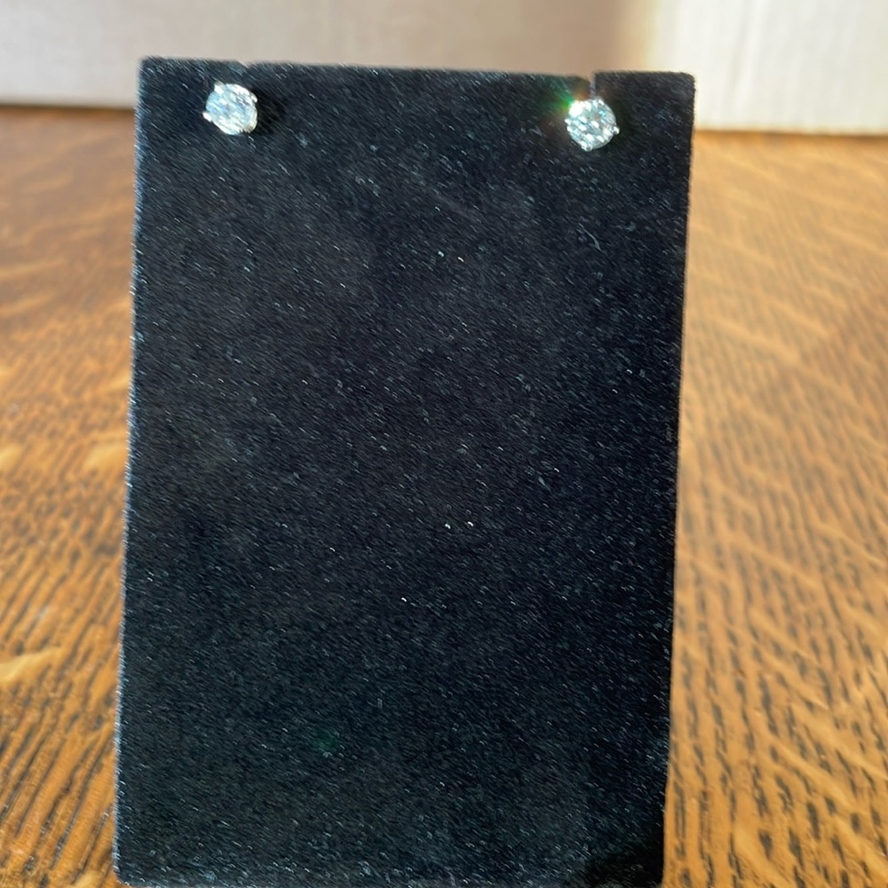 3/4ct diamond earrings